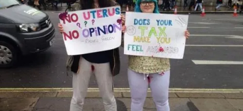 Pour lutter contre la taxe sur les tampons, des anglaises se...