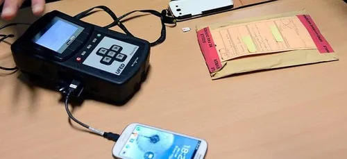 COMMENT LE PORTABLE DE L'UN DES TERRORISTES RETROUVE PRES DU...