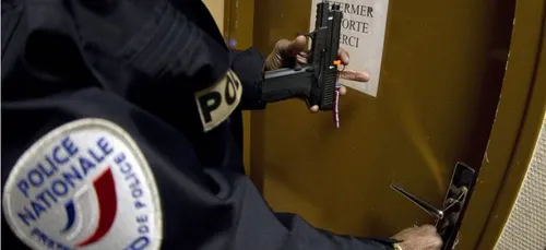 Etat d'urgence: ce qu'il faut savoir sur le port d'armes par les...