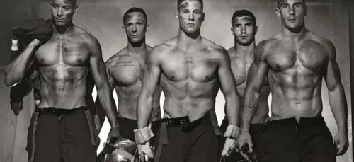 Le calendrier des Pompiers 2016 donne chaud... très chaud !