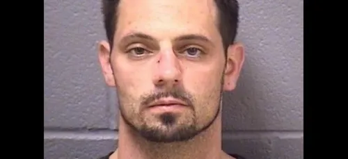 Un père surprend sa fille de 14 ans en train de coucher avec un...