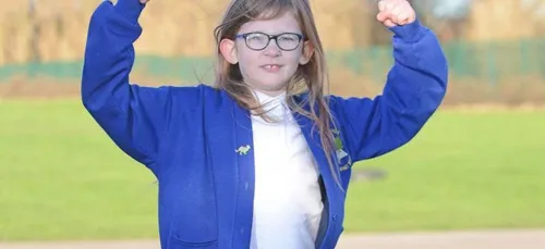 Cette petite fille à l'incroyable capacité de ne pas sentir la...