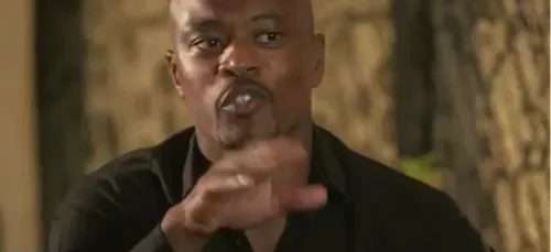 Patrice Evra tacle Chritophe Dugarry qui lui répond très violemment...