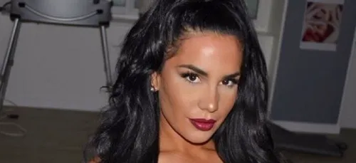 Milla Jasmine se moque ouvertement du poids de Sarah Fraisou sur...