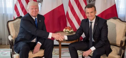 "Il adore me tenir la main": quand Donald Trump s'enflamme sur...