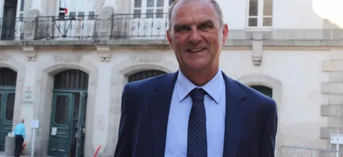 Ce député ne se rend pas à l'assemblée car personne ne l'aurait...