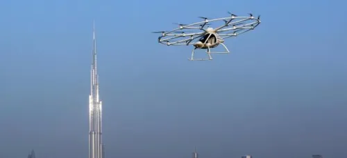 Dubaï teste pour la toute première fois un taxi-volant électrique,...