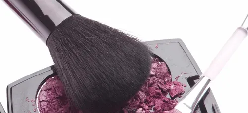 Astuce : découvrez comment réparer votre maquillage cassé !