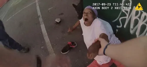 Un chien de la police américaine attaque par erreur une femme...