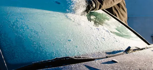 Vous en avez marre de gratter votre pare-brise en hiver ? Nous...