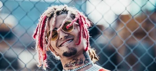En plein concert, Lil Pump distribue de l'herbe à ses fans ! (Vidéo)