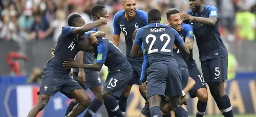 Vendu 140 euros, le maillot 2 étoiles des Bleus coûte 3 euros à la...