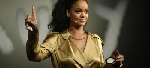 Rihanna : un nouveau titre bientôt prévu, le net s'enflamme (Photo)