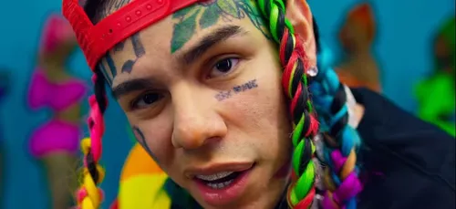 6ix9ine : l'incroyable transformation de sa maison pour tourner ses...