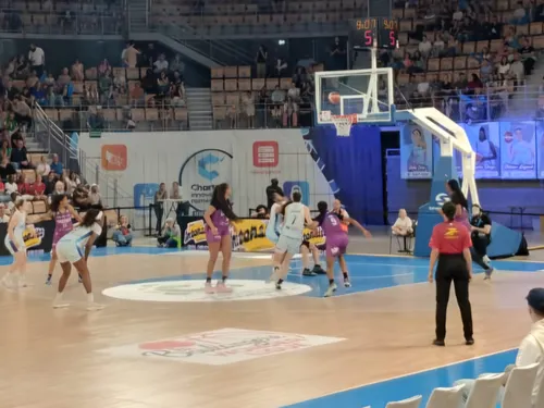 BASKET – Wonderligue : Brillante victoire des Bluelights devant...