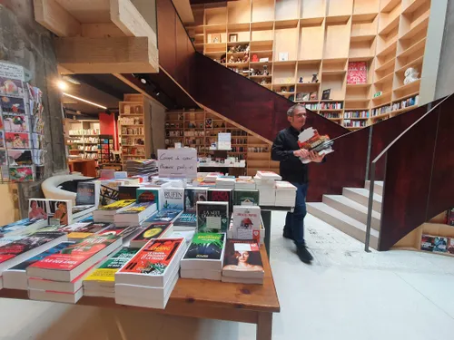 🔊 L'Esperluète tente le livre de seconde main