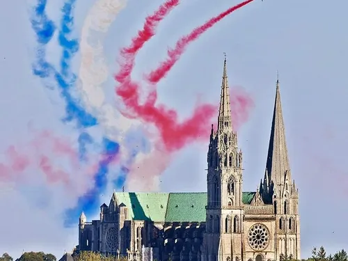 🔊 Patrouille de France et cathédrale réunis pour l'éternité