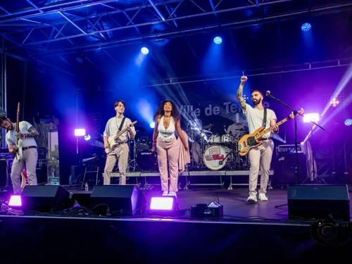 « Rose Tickets » reprend des succès des années 70 à nos jours