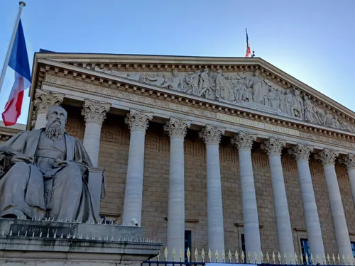 Quel élu d'Eure-et-Loir a voté "pour" la confiance à François Bayrou ?