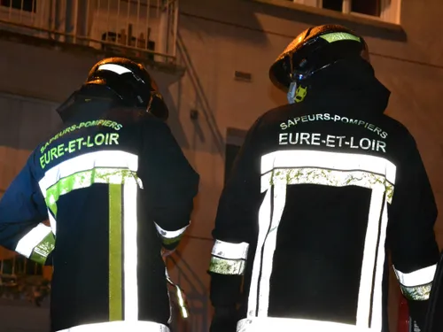 Important incendie pavillonnaire à Saint-Lubin-des-Joncherets