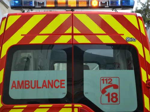 Collision entre un tracteur et un utilitaire : un homme en urgence...