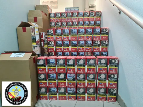 A4 : Conduite sans permis et avec 80 pots de tabac dans le coffre