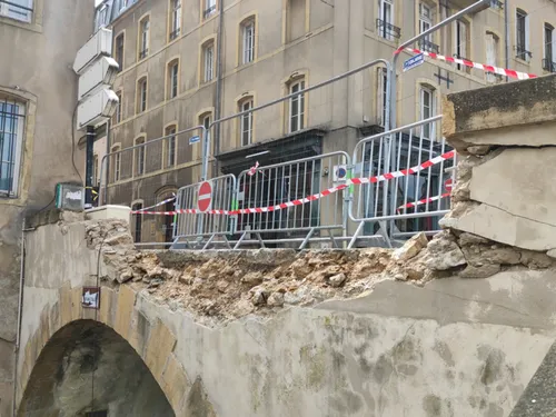Metz. Une erreur de conduite sur une voiture automatique à...