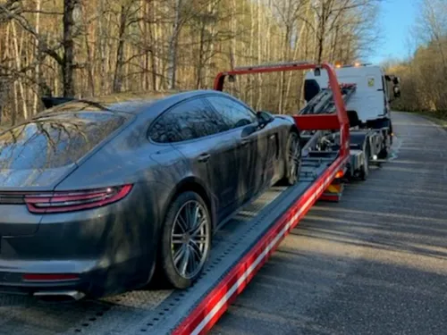 Vu sur les routes : un bolide arrêté à plus de 200km/h sur une...