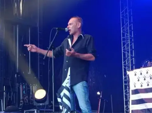 Anthony Chaplain, chanteur costarmoricain, interprète de « Marie la...