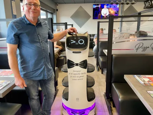 Bella, un robot à votre service à Avesnelles