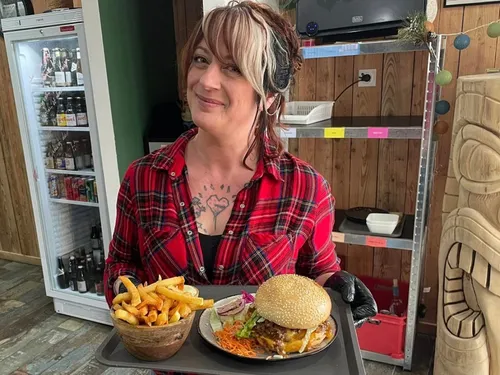 Trélon : Tiki Deluxe, une nouvelle sandwicherie-snacking de qualité