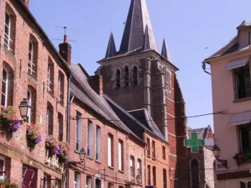 Poursuite des travaux de l'église à Vervins