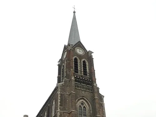 Hautmont – Ivre, il se met à prier dans l’allée centrale lors de la...