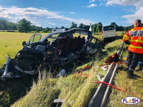 Accident mortel de transport scolaire : Totale compassion de la...