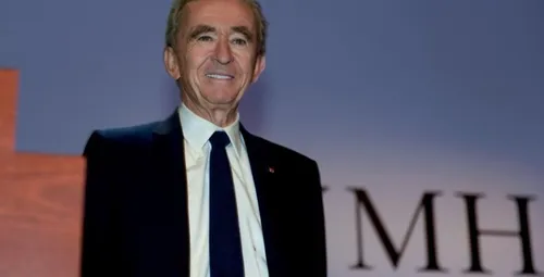 Coronavirus : Bernard Arnault, le PDG d’LVMH renonce à deux mois de...