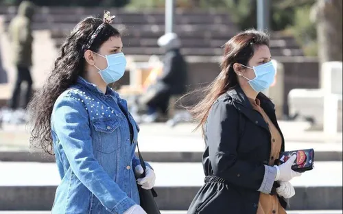 Coronavirus : le masque obligatoire dans les lieux publics clos «...