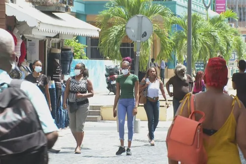 Pour contrer la progression du coronavirus, le préfet limite les...