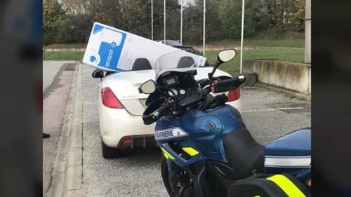 Il part se confiner en Normandie avec son chauffe-eau dans le...