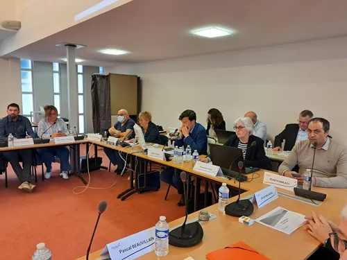 🔊 Budget refusé à Châteaudun après le vote des élus