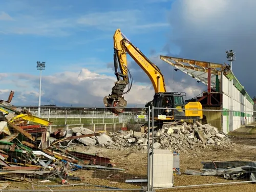 Démolition et travaux pour le stade Jean Boudrie à Lucé