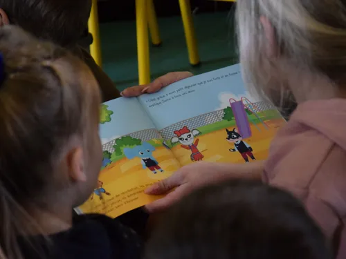 LUISANT - Lecture : Lise et Compagnie