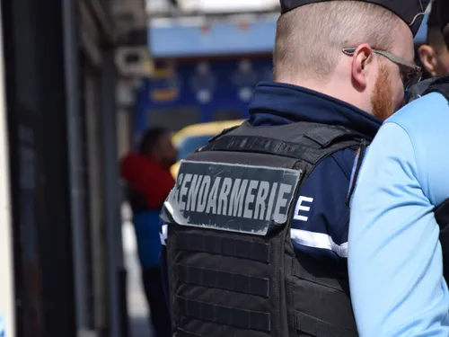 Un établissement de coiffure fermé pour travail illégal