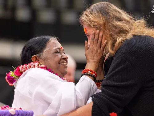 "Aimer et servir le monde" autour d'Amma