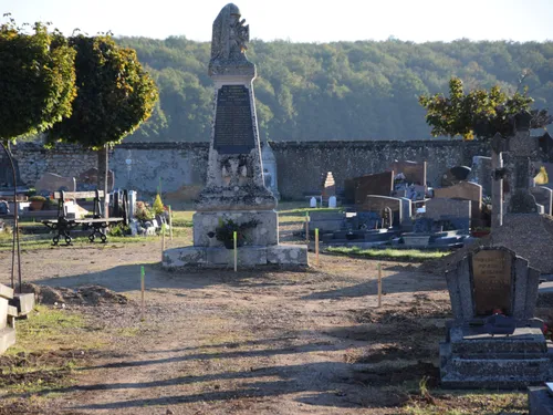 Un cimetière plus accessible et plus vert à Marboué