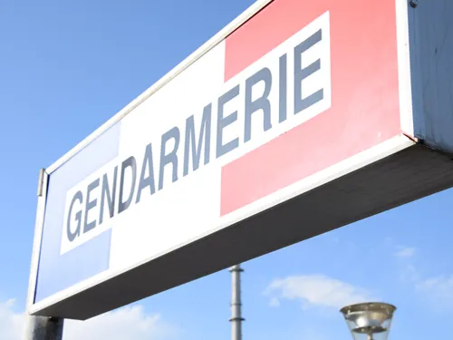 Des tags découverts sur des habitations à Châteaudun