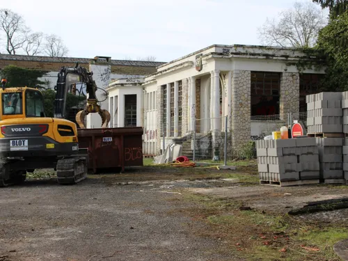Après la démolition, la dépollution !