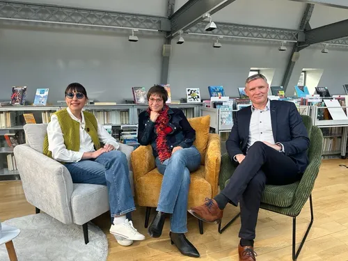 AVEC LES YEUX DE MORGANE - Parlons peu, parlons web