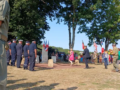 🔊 « Ne jamais oublier » Marboué rend hommage aux 14 tués le jour...