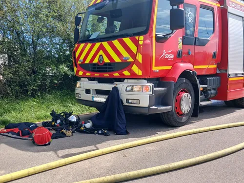Une grange en feu à Unverre
