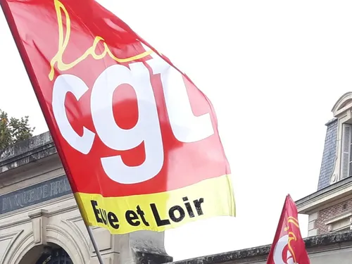 Reconduite de la grève du bureau de Poste de Chartres